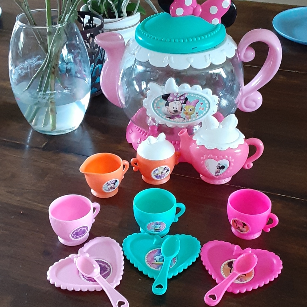 Minnie mouse tea set